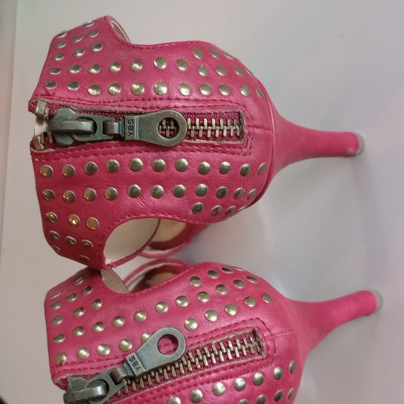 MOSSIMO RED STUDDED SANDALS Sz 8 - Picture 4 of 7